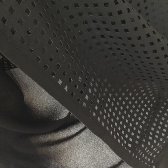 Banana Republic Black Checked Pattern Top - Picture 4 of 10